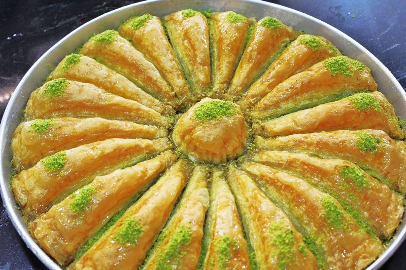 FISTIKLI HAVUÇ DİLİMİ